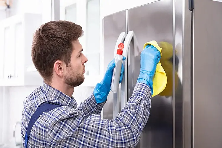 تمیز کردن یخچال؛ معرفی روشهای قطعی برق انداختن بدنه یخچال