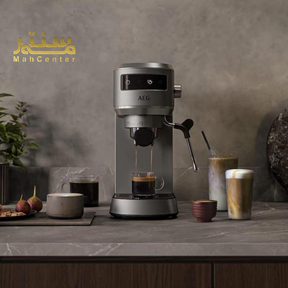 اسپرسوساز آاگ EC6-1-6ST در آشپزخانه مدرن