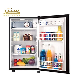 یخچال کوچک رومیزی مشکی با طراحی جمع و جور، مناسب برای فضاهای کوچک