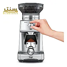 آسیاب قهوه Sage Dose Control Pro با مخزن قهوه و صفحه تنظیمات آسیاب نشان داده شده است. - دوم