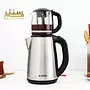نمایی از چای‌ساز بوش با کتری استیل ضد زنگ و قوری شیشه‌ای روی آن.