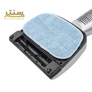 این تصویر یک بخارشوی با پد میکروفایبر آبی رنگ را نشان می‌دهد که برای تمیز کردن سطوح استفاده می‌شود.