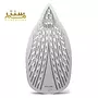 شیارهایی روی کف اتو دیده می‌شه که به نظر میاد برای هدایت یکنواخت بخار روی پارچه طراحی شده.