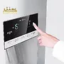 این تصویر یک پنل کنترل دستگاه یخچال فریزر را نشان می‌دهد. پنل کنترل دارای ویژگی‌های متنوعی مانند قفل کودک، تنظیم دما، حالت تعطیلات و سایر امکانات است