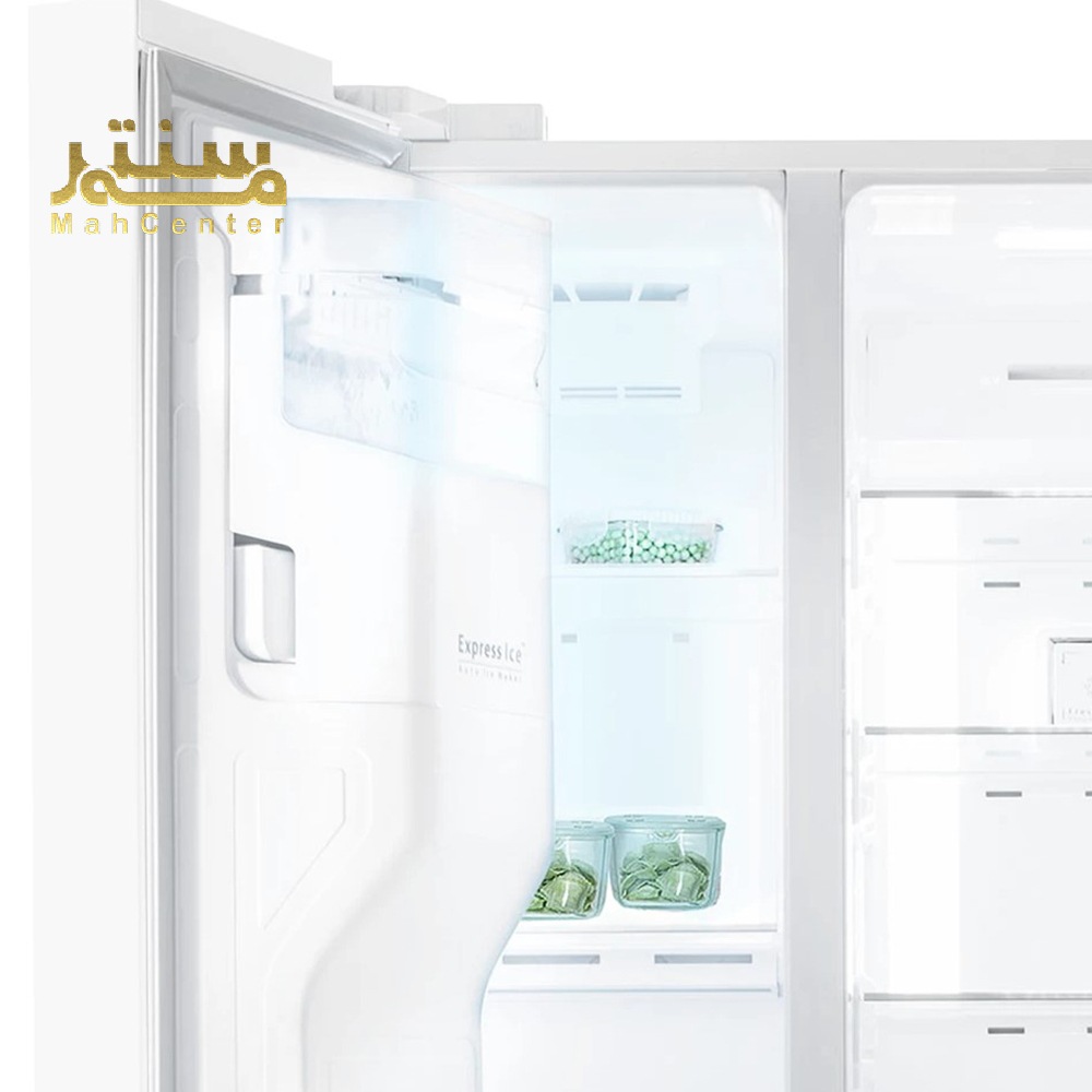 طراحی داخلی آن به گونه‌ای است که فضای کافی برای نگهداری انواع مواد غذایی را فراهم می‌کند.