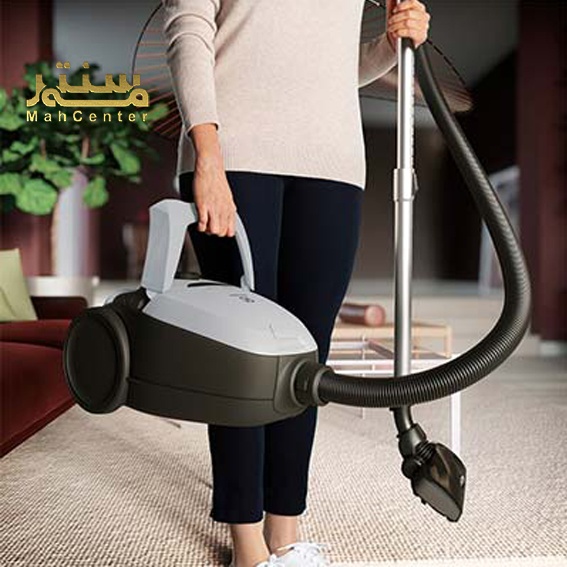 جاروبرقی دارای لوله‌های تلسکوپی هستند که به راحتی قابل تنظیم هستند و به کاربر امکان می‌دهند تا ارتفاع آن را با توجه به قد خود و نوع سطح تنظیم کند.