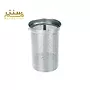 یک صافی چای مشبک استیل ضد زنگ با یک دسته.