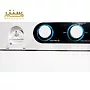 یک نمای نزدیک از یک ماشین لباسشویی Pakshoma PTF-1504AJ سفید با صفحه کنترل، دستگیره چرخان و برچسب انرژی در سمت راست و شوینده در سمت چپ.