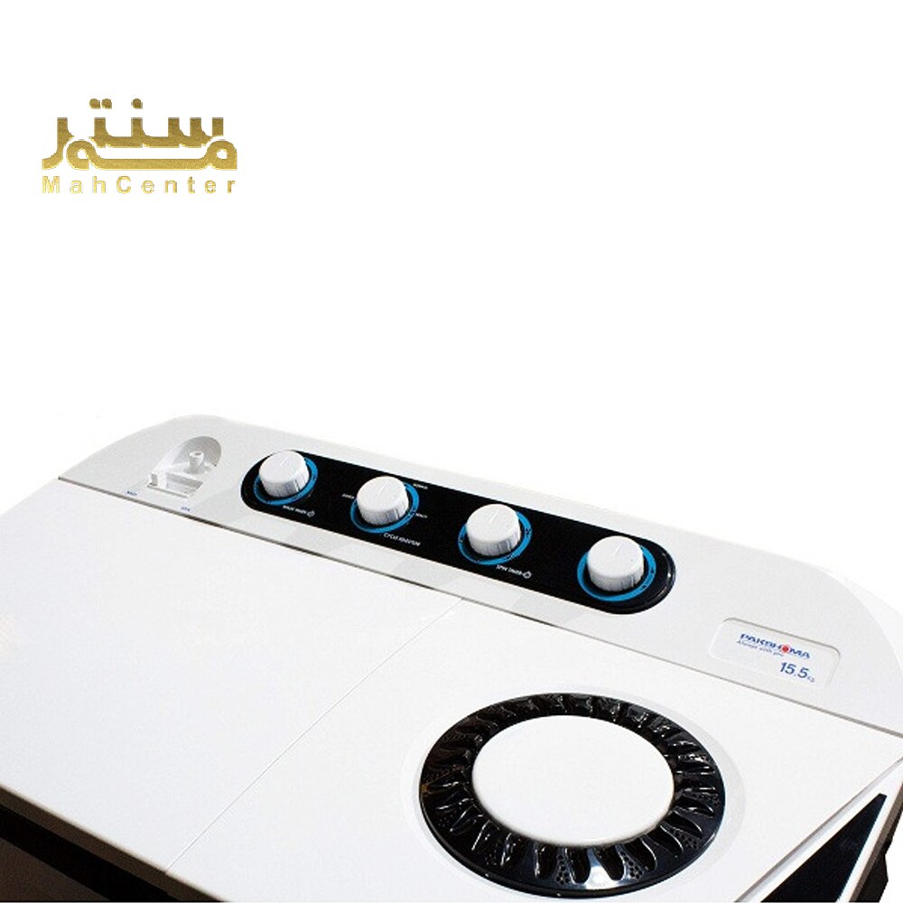 تصویر یک ماشین لباسشویی با طراحی ساده و مدرن، دارای دکمه‌های چرخشی برای تنظیم برنامه‌های شستشو و محفظه‌ای برای ورودی آب.