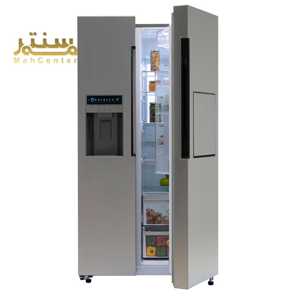 یک یخچال اسنوا با درب آن باز است.