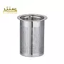 یک صافی چای فولادی ضد زنگ با نام تجاری مه سنتر با یک دسته.