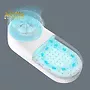 دستگاه شستشوی کفش با طراحی مدرن، دارای محفظه‌ای شفاف و نشان‌دهنده جریان آب و کف، در پس‌زمینه خاکستری.