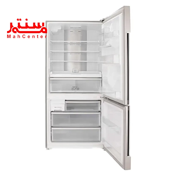 یخچال فریزر پایین 28 فوت دیپوینت boss pro s که درب یخچال و فریزر آن باز است و تمام طبقات داخلی آن مشخص است.