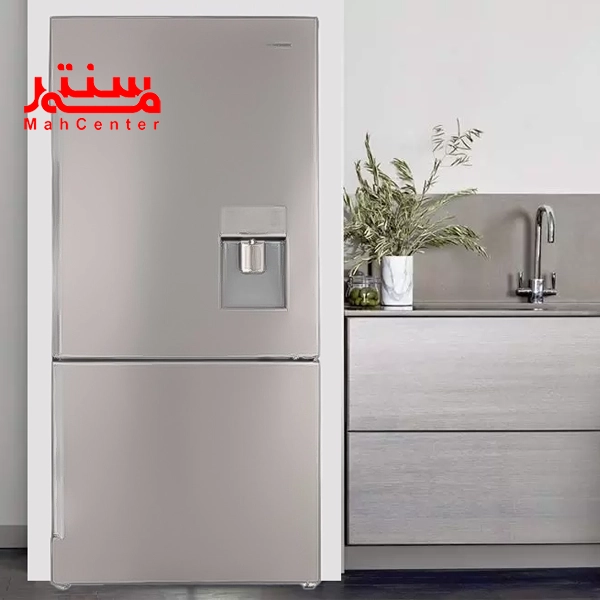 یخچال فریزر 28 فوت دیپوینت boss pro که داخل آشپزخانه است و سمت راست آن سینک ظرفشویی قرار دارد.