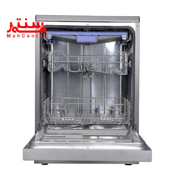 با توجه به ابعاد و نحوه قرارگیری سبدها، به نظر می‌رسد که ماشین ظرفشویی از نوع مبله و با ظرفیت نسبتاً بالا باشد.