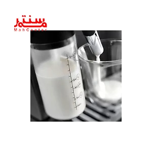 درحال آماده سازی فوم شیر اسپرسوساز دلونگی مدل ecam290.81tb