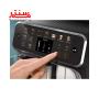 دستی درحال لمس نمایشگراسپرسو ساز فیلیپس مدلep4446