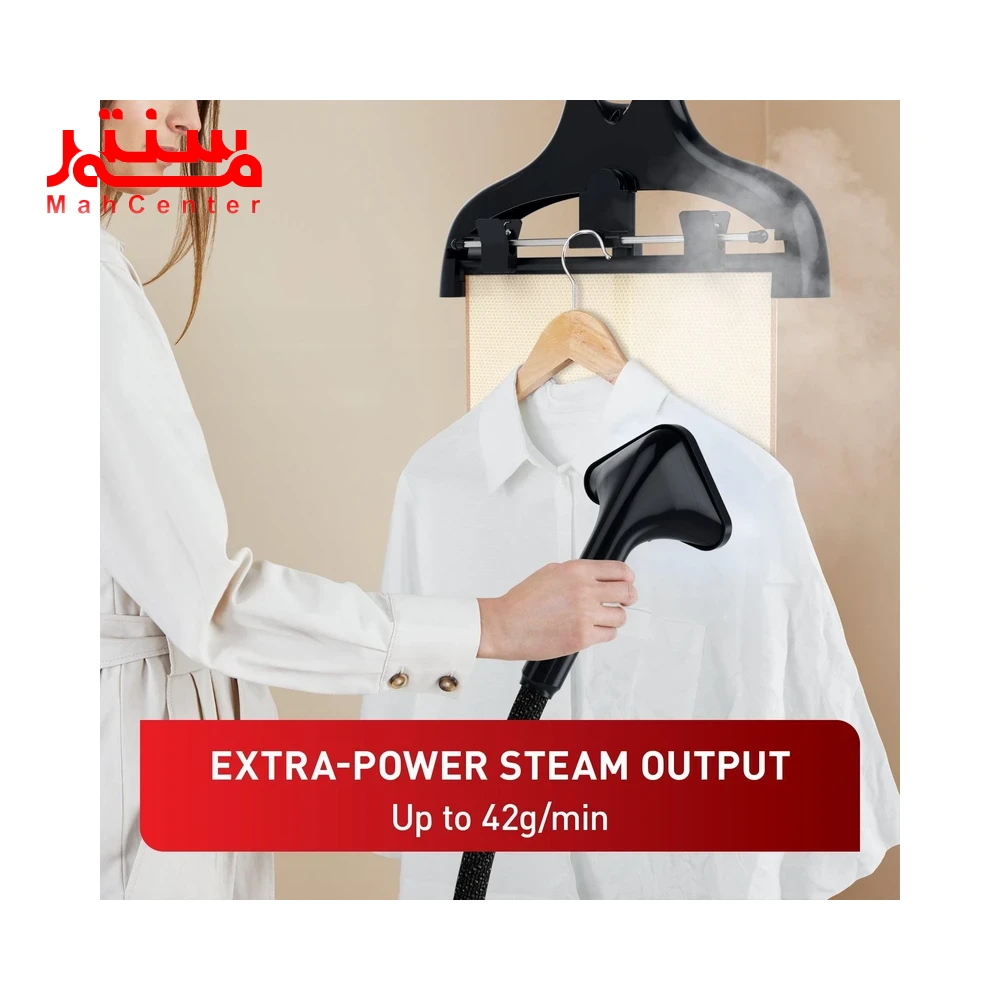 یک خانم در حال اتوکردن با اتو بخارگر تفال مدل it3480