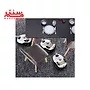 جاروبرقی آاگ مدل vx6-2-iw-5  در حال جارو زدن زیر میز
