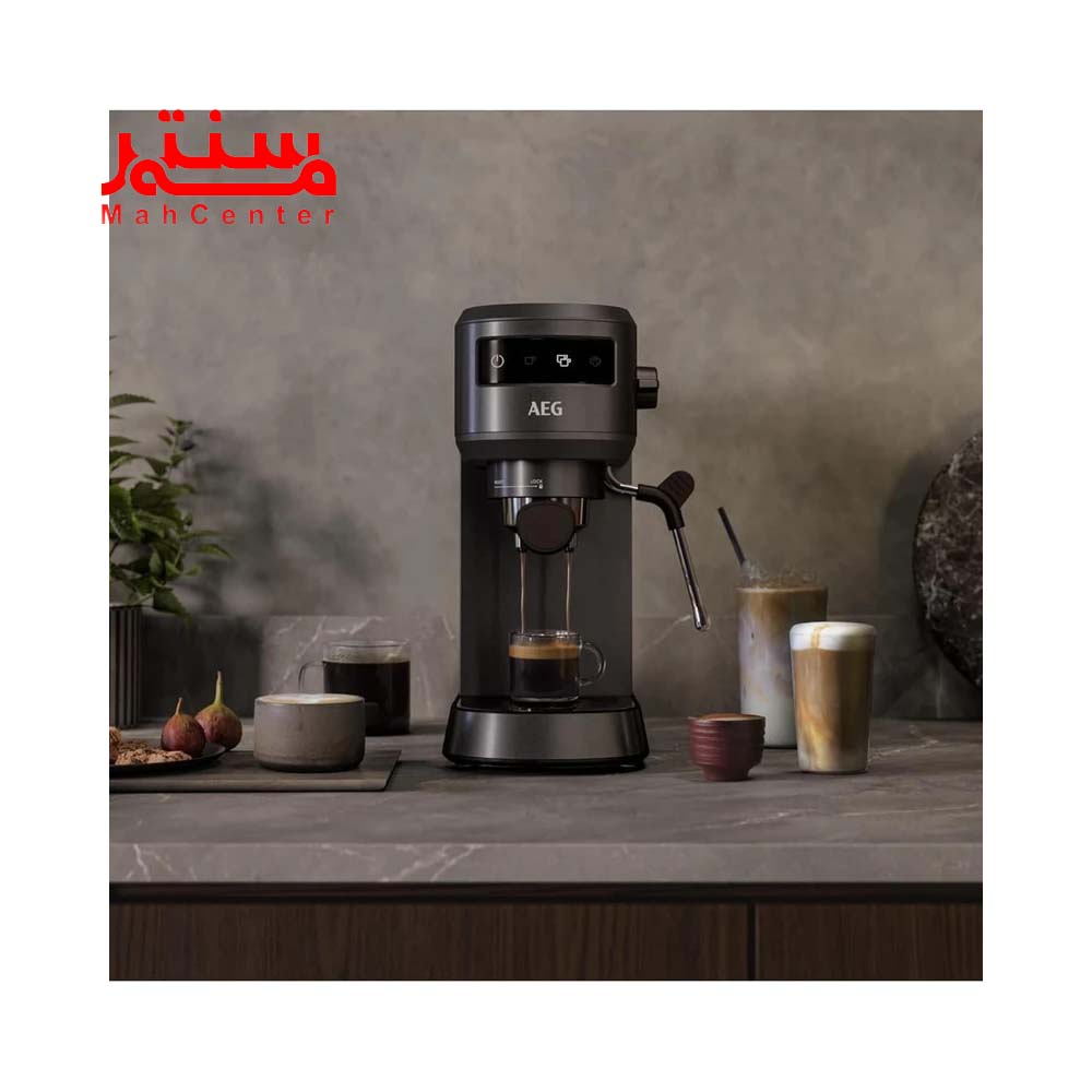 نمای روبه رویی و نوشیدنی های قابل تهیه با اسپرسوساز آاگ مدل ec6-1-6bst