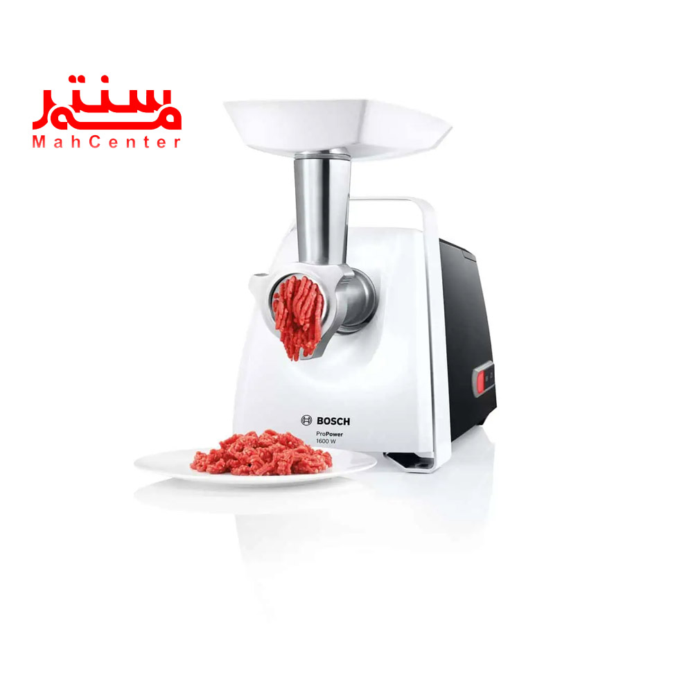 نمای کناری و درحال چرخ کردن گوشت با دستگاه  چرخ گوشت 1600 وات بوش مدل mfw-45000