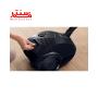 دستی در حال باز کردن درب جاروبرقی بوش مدلbgbs-2ba1p