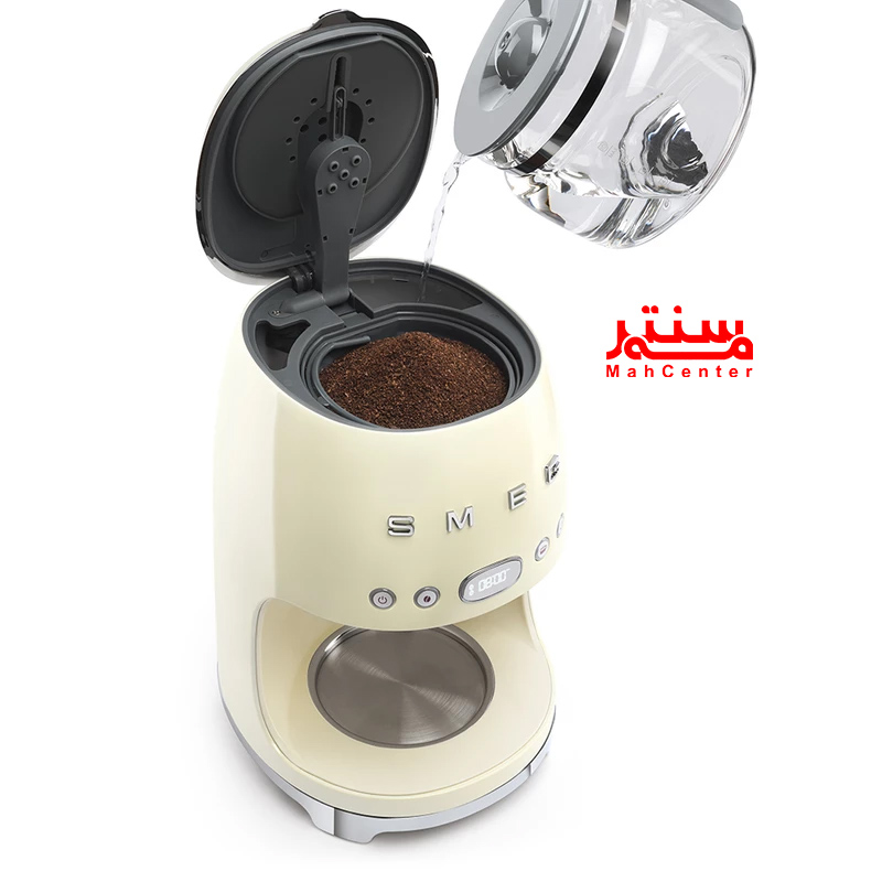 نمای نزدیک قهوه‌ساز اسمگ DCF02 کرم
