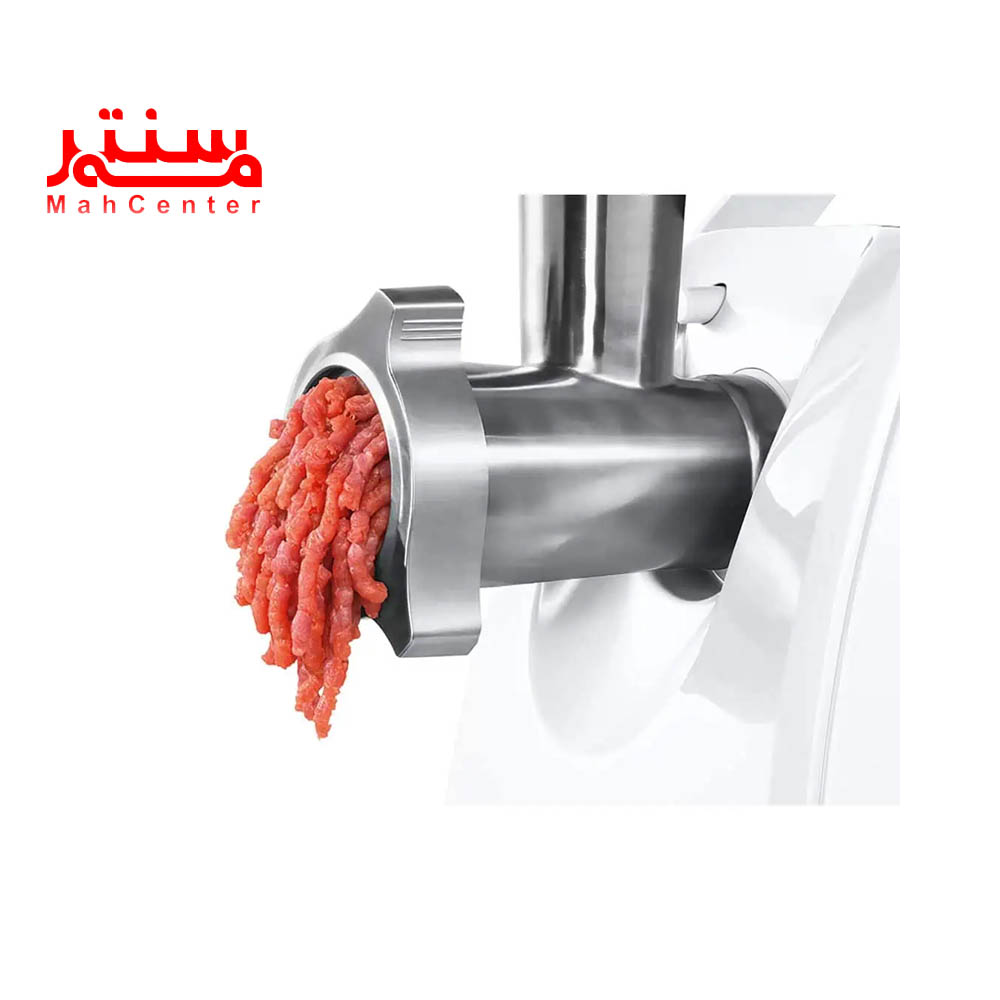 نمای نزدیکتر از نمای کناری و درحال چرخ کردن گوشت با دستگاه  چرخ گوشت 1600 وات بوش مدل mfw-45000