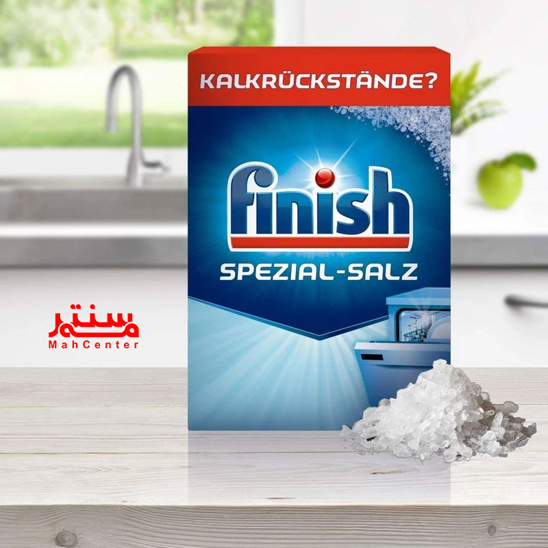 نمک فینیش کنار ماشین ظرفشویی در آشپزخانه مدرن