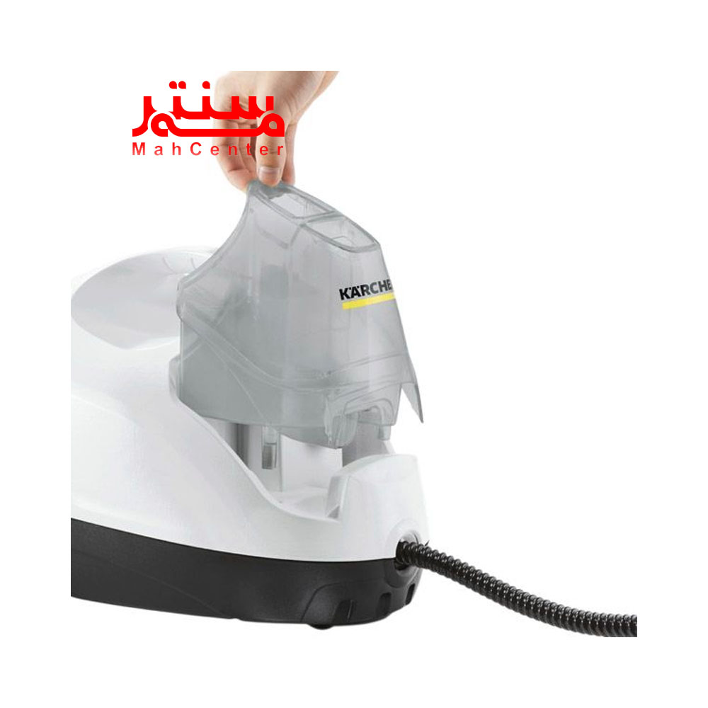 دستی در حال خارج کردن مخزن آب بخارشوی کارچر مدلsc4-eas-yfix