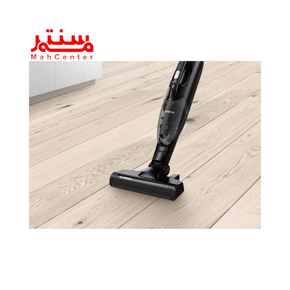 جارو شارژی بوش مدل bchf220b در حال نظافت زمین