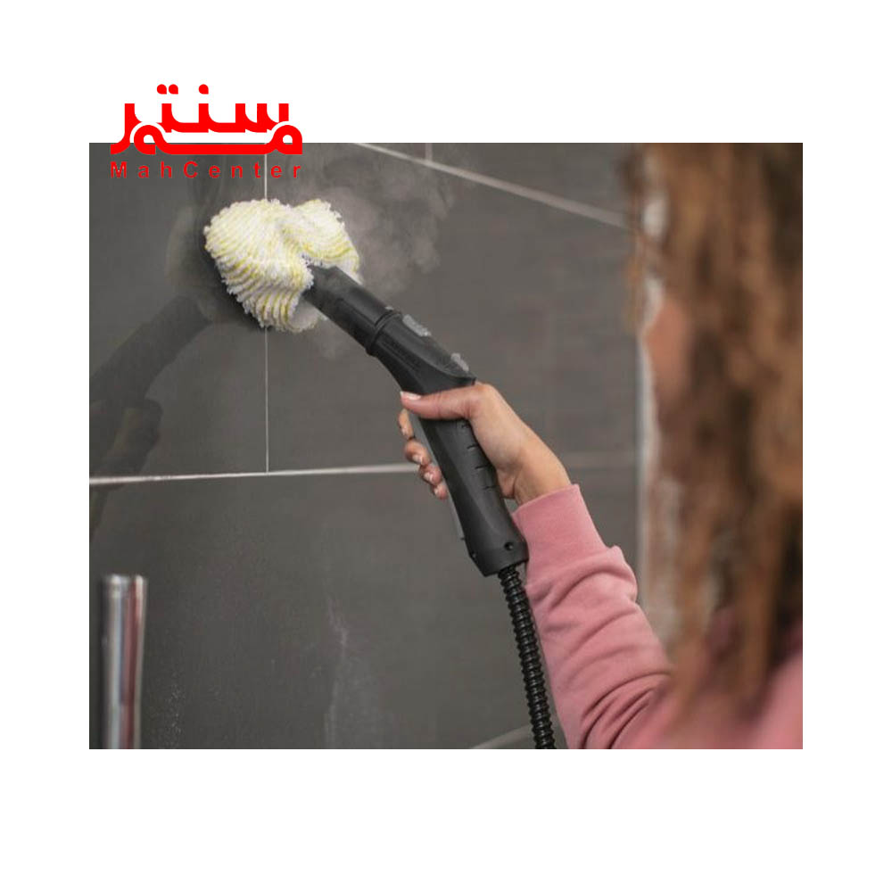 فردی در حال نظافت دیوار با بخار شوی کاچر مدل sc2-easyfix