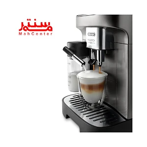 اسپرسوساز دلونگی مدل ecam29083 در حال آماده سازی نوشیدنی