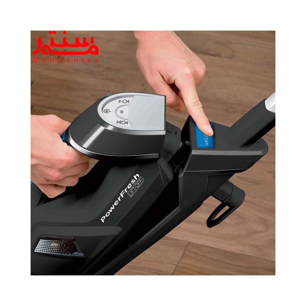 دستی در حال کار با بخارشوی بیسل مدل 2781z