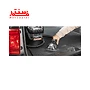 دستی در حال نظافت ماشین با فرش و مبل شوی بیسل مدل 3700e