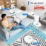 فردی در خانه و جارو رباتیک اسنگ مدل x20 pro al در حال نظافت