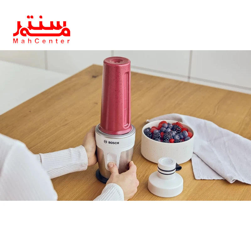 مخلوط کن بوش مدل mmbm7g2m در حال آماده سازی نوشیدنی