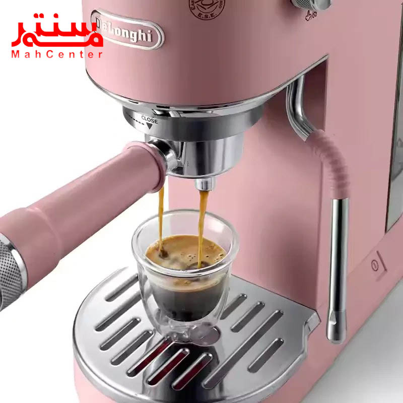 نمای نزدیک اسپرسوساز دلونگی مدل ec890 صورتی