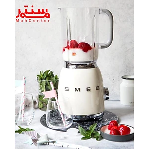مخلوط کن اسمگ مدل BLF01 در حال مخلوط کردن